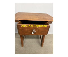 Tavolinetto basso a capretta, arte povera toscana