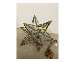 Antica lampada a stella in ferro battuto e vetri