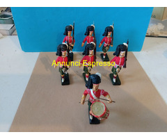 Soldatini scozzesi in parata