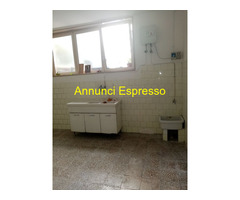 Affitto stabile vicOspedale diVenere mq267 numero localicinque