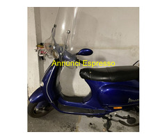 PIAGGIO Vespa ET4 Scooter