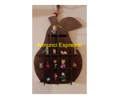 BACHECA ESPOSITIVA IN LEGNO CON VARI SCOMPARTI