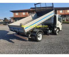 Camion ribaltabile ISUZU Npr