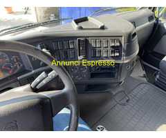 VOLVO FH 12 460 CON CASSONE RIB