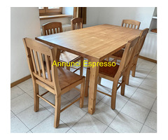 Tavolo capretto con sedie