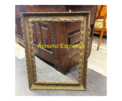 Antica cornice lavorata laccata Italia  XVII sec
