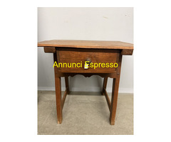 Tavolinetto basso a capretta, arte povera toscana