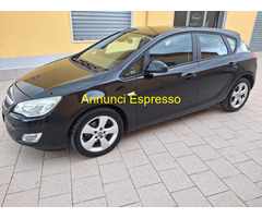 OPEL Astra 1.7 Cdti Cosmo 5p Berlina