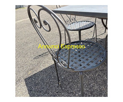 Grande tavolo in ferro battuto per esterno