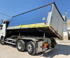 VOLVO FH 12 460 CON CASSONE RIB