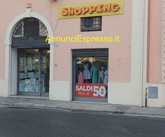 Negozio Piazza castello nard mq8 Privato