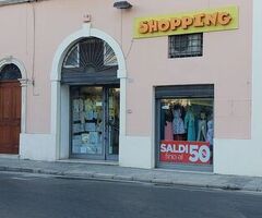 Negozio Piazza castello nard mq8 Privato