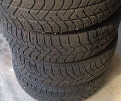 Cerchi in lega Mini con Pneumatici Snowcontrol