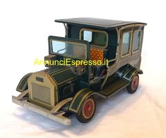 Modellino originale auto in metallo anni '50