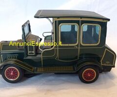 Modellino originale auto in metallo anni '50