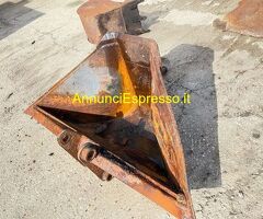 BENNE VARIE MISURE CON ATTACCO X TERNA JCB 3CX