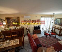 Villa a schiera mq300 Buono piano terra