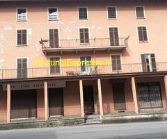 Palazzo mq1650 Discreto su più livelli