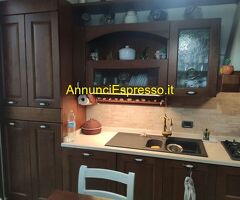 Vendo CUCINA IN LEGNO MASSELLO
