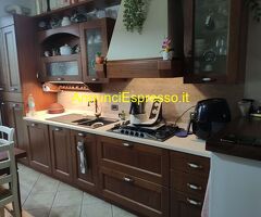 Vendo CUCINA IN LEGNO MASSELLO