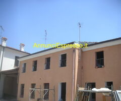 Villa a schiera mq120 Ristrutturato piano terra