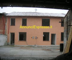 Villa a schiera mq120 Ristrutturato piano terra