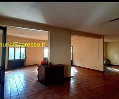 Casa mq430 Da ristrutturare su più livelli