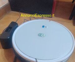 Robot aspirapolvere e lavapavimenti