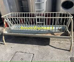 MANGIATOIA PER OVINI CAPRINI E VITELLI USATA