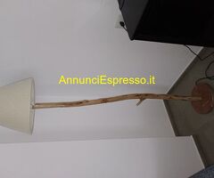 Piantana artigianale  in legno d'ulivo