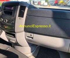 VOLKSWAGEN CRAFTER CON CELLA FRIGO
