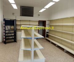 Affitto negozio campoSportivoComunal mq64 affitto Euro420