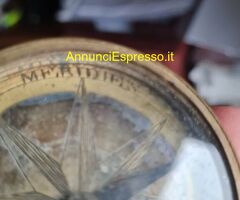 Antica bussola  da  topografo in ottone  con custo