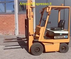 Carrello elevatorea forche FIAT OM 8 coloregiallo