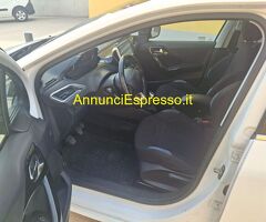 PEUGEOT 208 1.2 Vti Allure 5p Utilitaria