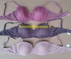 Collant, mutandine e reggiseni usati